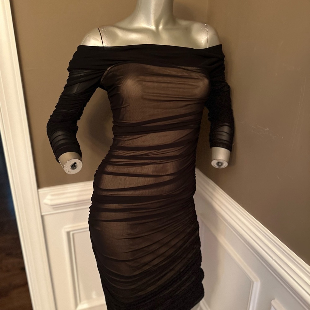 NWT FASHION NOVA Runched Off The  Shoulder  MIDI Dress Sz Large - Picture 2 of 5